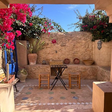 Casa Con Vistas Al Mar Y Patio De Buganvillas Aigues Exterior photo